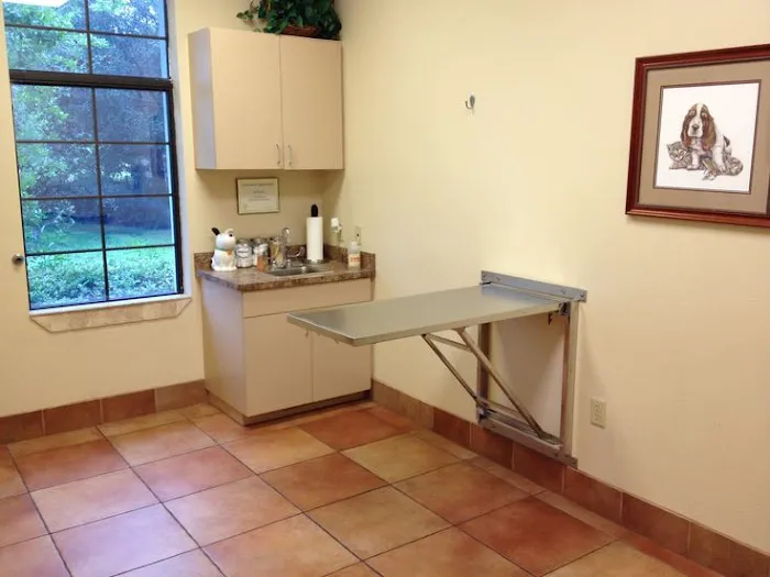 Seminole Trail Animal Hospital 12