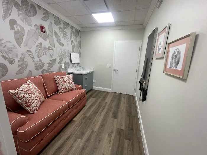 Hancock Animal Hospital & Rehabilitation Center 2