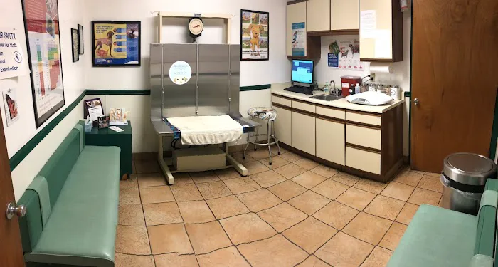 Midway Veterinary Hospital 4