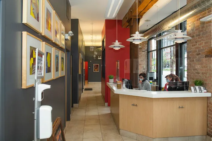 West Loop Veterinary Care 6