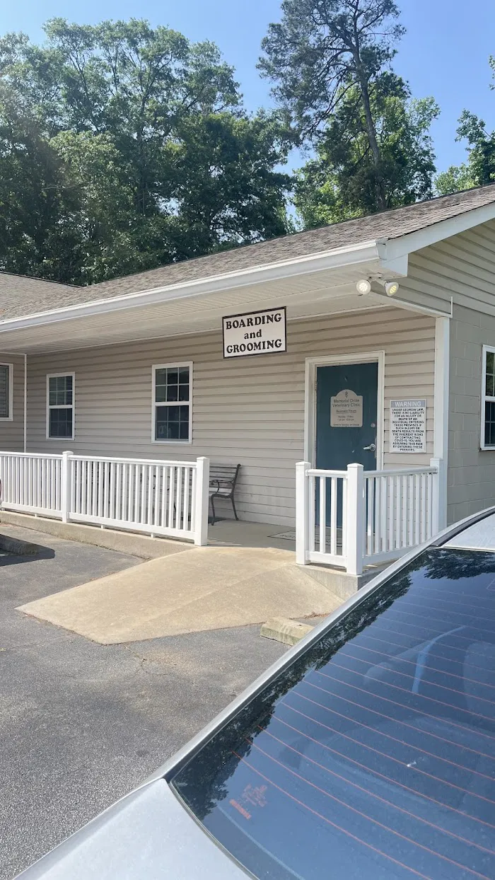 Memorial Drive Veterinary Clinic 8