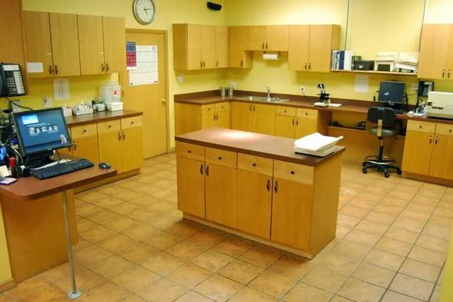 Hyde Park Veterinary Clinic 12