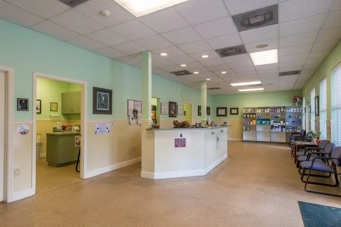 Four Paws Veterinary Hospital 12