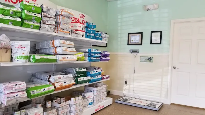 Four Paws Veterinary Hospital 12