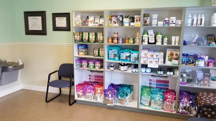 Four Paws Veterinary Hospital 12