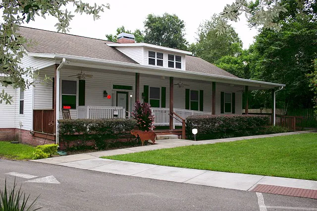Bell Shoals Animal Hospital 12
