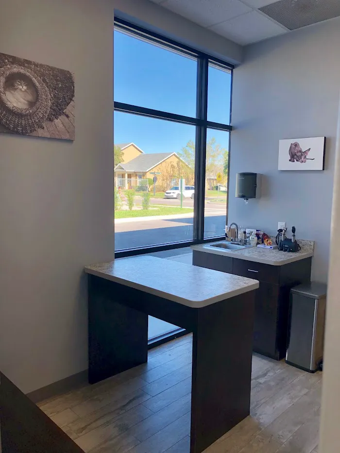 Chain of Lakes Animal Clinic 12