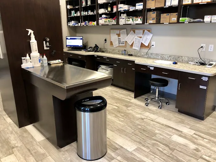 Chain of Lakes Animal Clinic 12