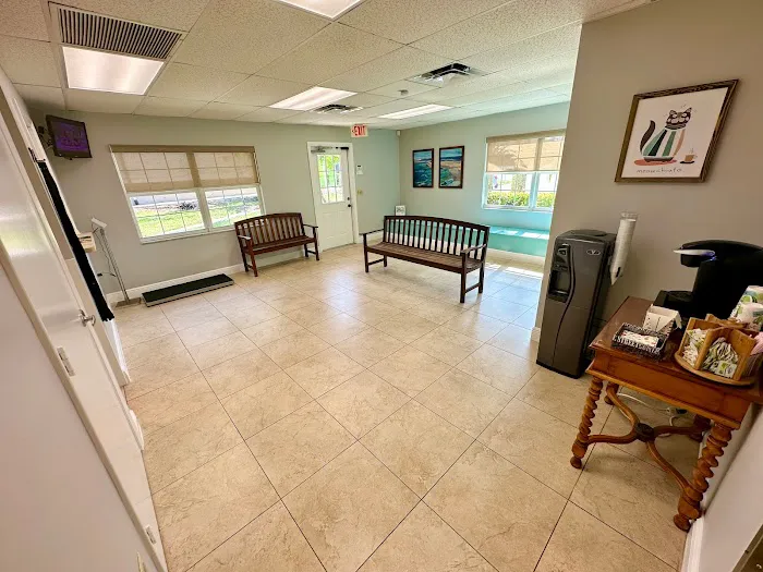 San Carlos Park Animal Hospital & Urgent Care 12