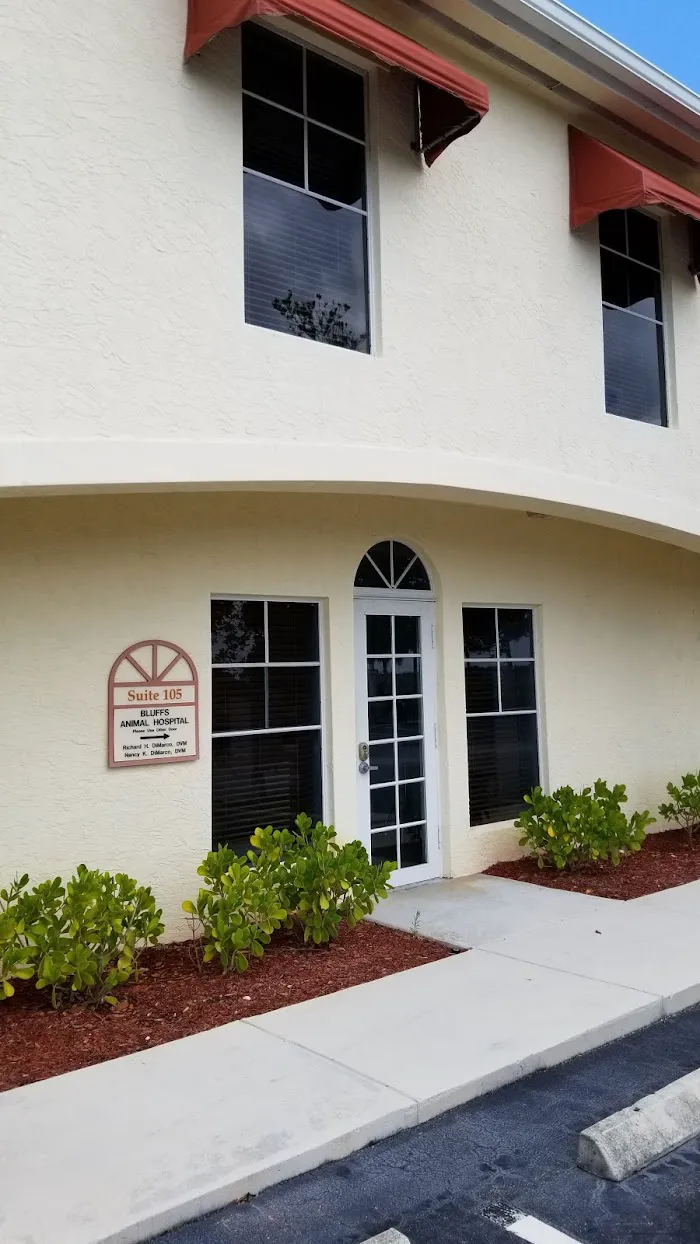 Bluffs Animal Hospital 12