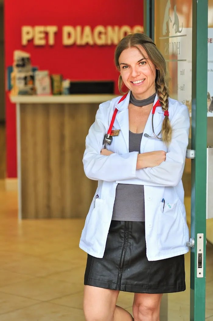 Pet Diagnostics/Animeds Pharmacy 12