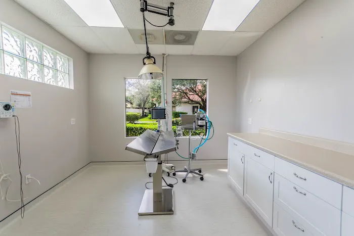 Gardens Animal Hospital 12