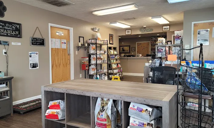 Airport Road Animal Clinic 12