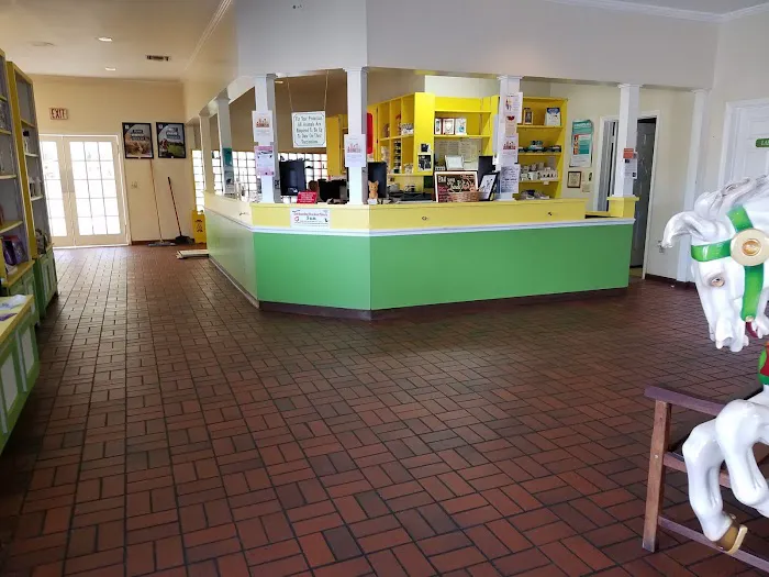 Paddock Park Animal Care Center 12