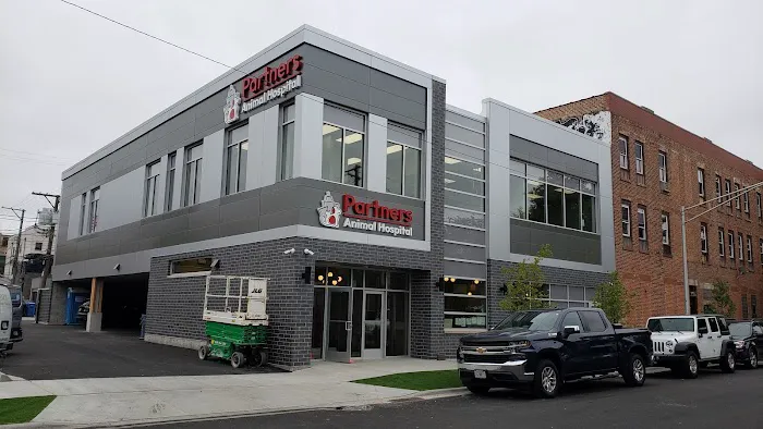 Partners Animal Hospital West Loop 12
