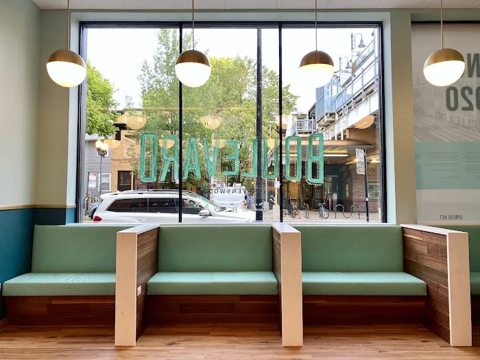BLVD Vet Ravenswood 12