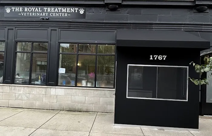The Royal Treatment Veterinary Center 3