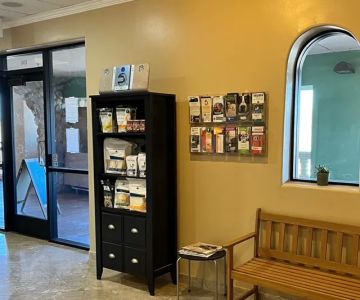 Desert Hills Animal Clinic