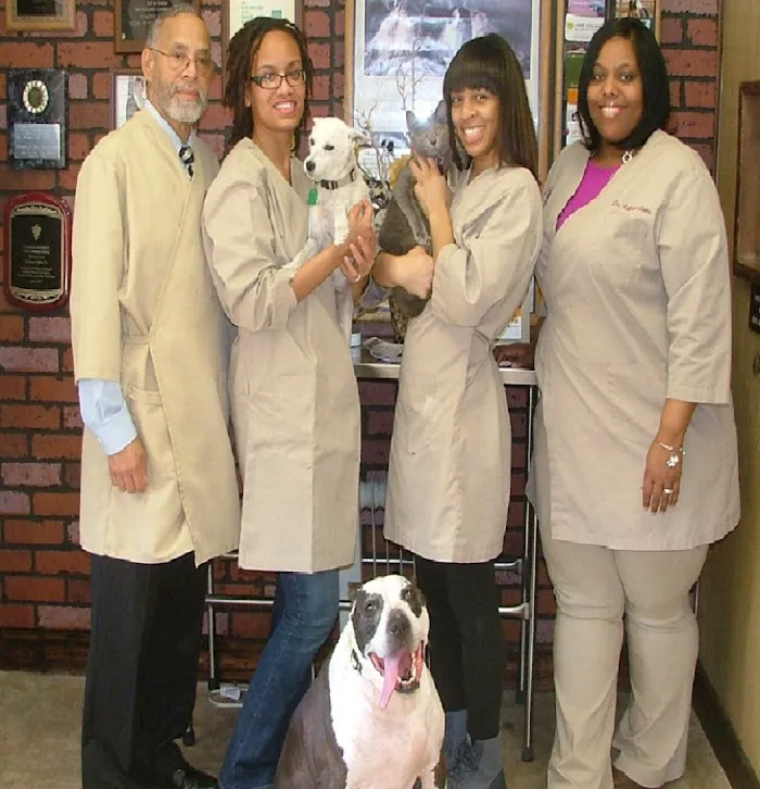 Oakcrest Veterinary Clinic 12