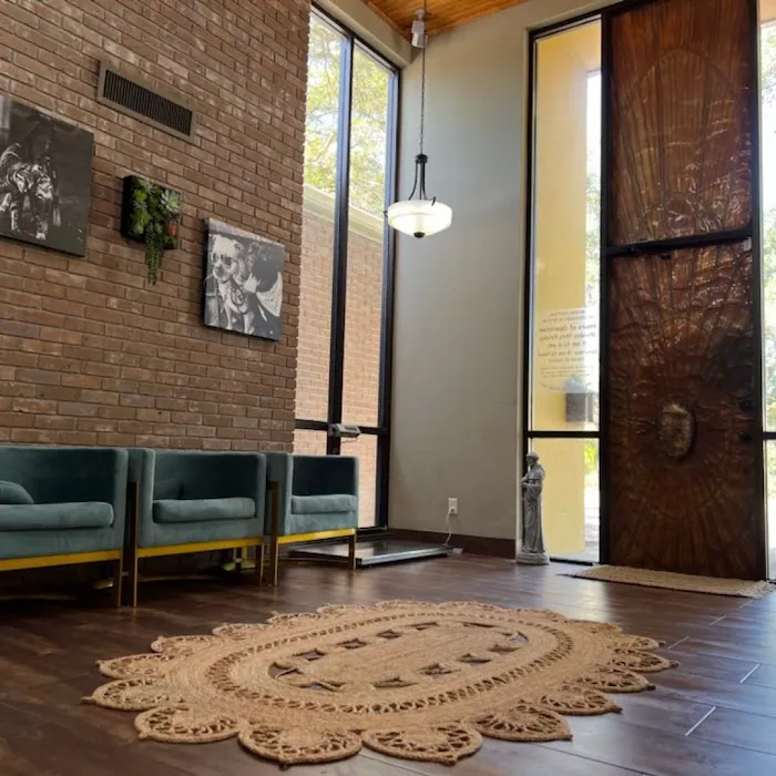 Grand Central Veterinary Hospital 12