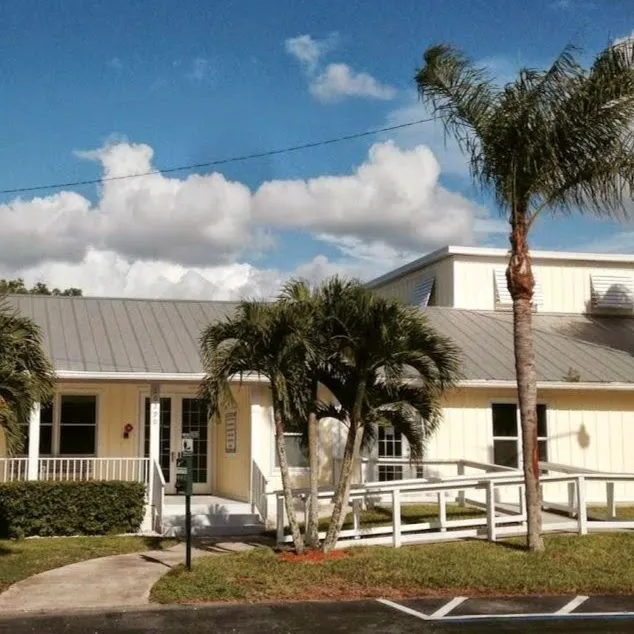 Pine Island Animal Clinic w/Boarding & Grooming 2