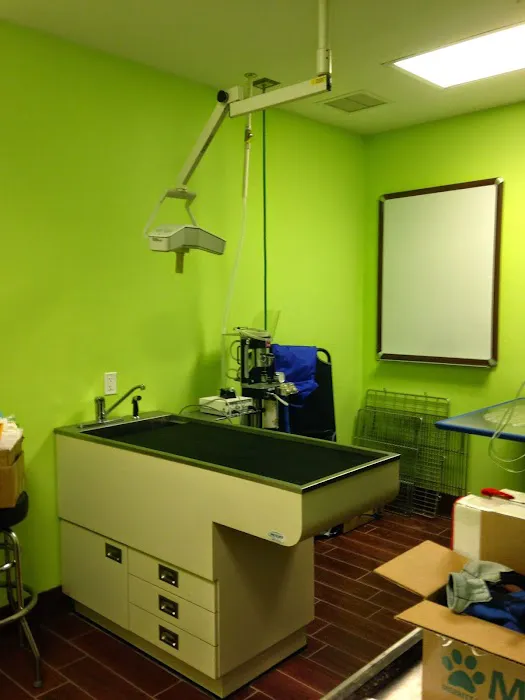Pine Island Animal Clinic w/Boarding & Grooming 9