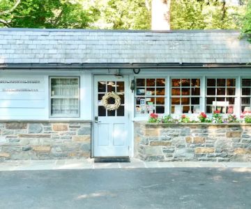 Ivens-Bronstein Veterinary Hospital