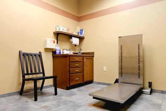 Michigan Road Animal Hospital at 96th Street 3