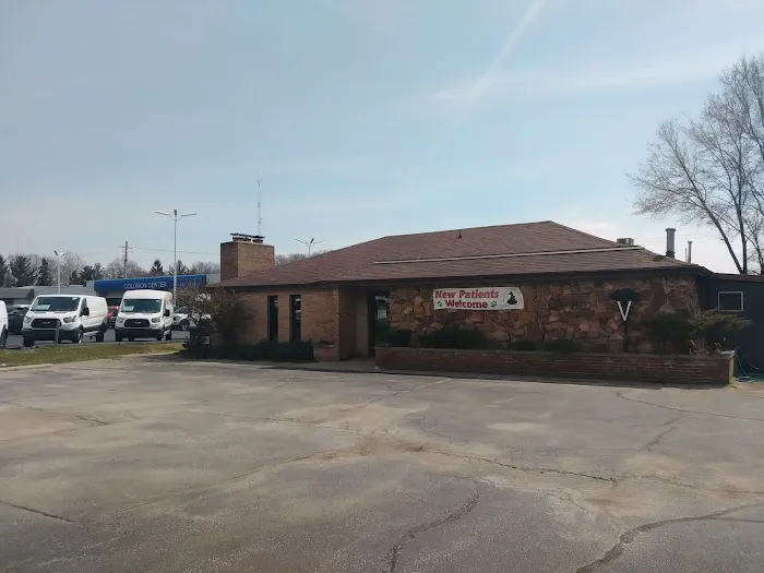 Ireland Animal Clinic LLC 12