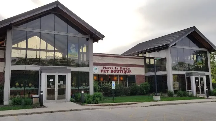 Wheeling Animal Hospital and Pet Resort 12