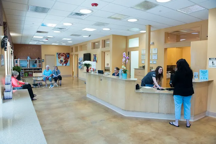 Ruth Helen Wolf Animal Clinic and Hospital 4