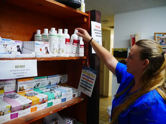 Bushnell Animal Clinic 2