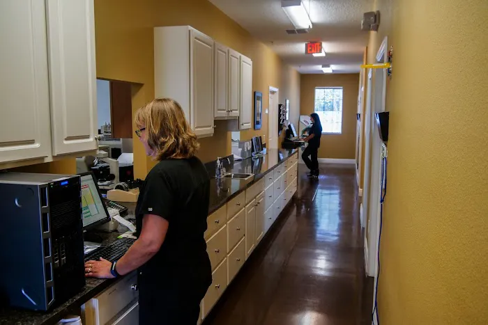 Spring Hill Animal Clinic 12