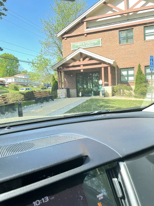 Town & Country Animal Hospital 12