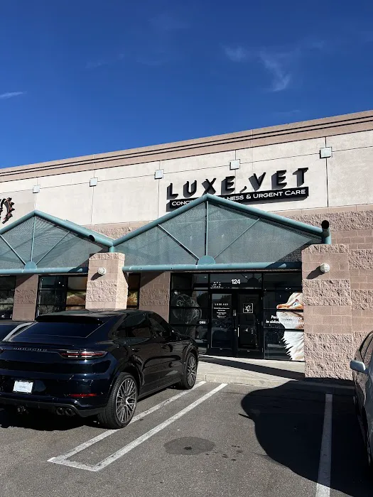 LUXE.VET 8