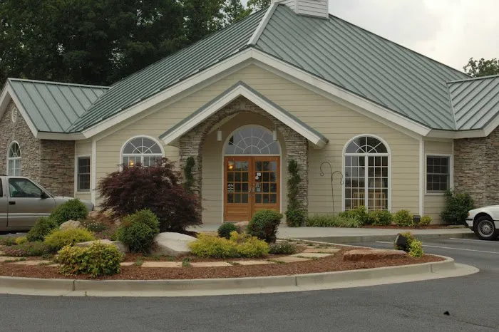 Animal Hospital of Towne Lake 12
