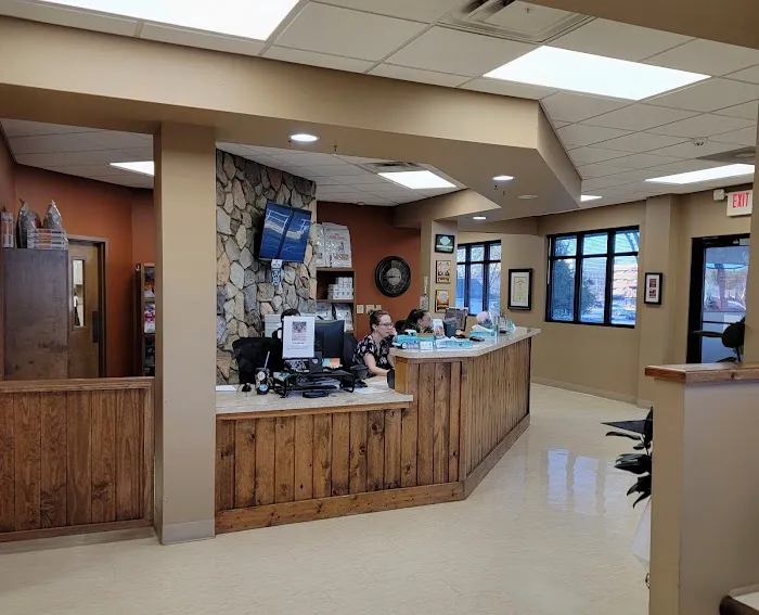 Crestview Animal Hospital & Emergency 8