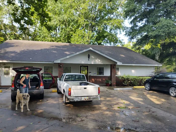 Suwannee Oaks Animal Clinic 12