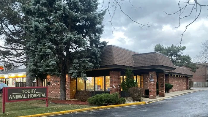 Touhy Animal Hospital & Grooming 12