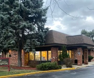 Touhy Animal Hospital & Grooming