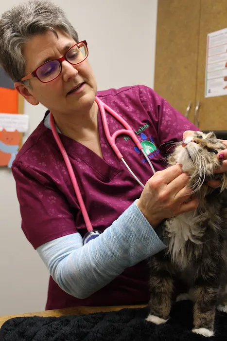 Four Lakes Veterinary Clinic 12