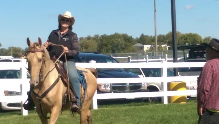 Leatherdale Equine Center 12