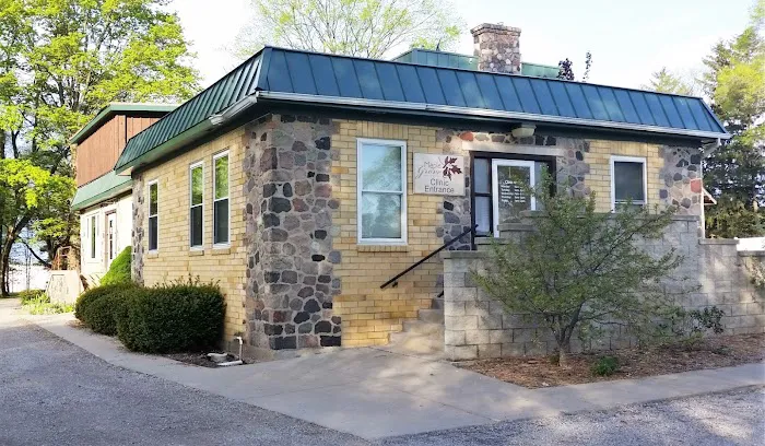 Maple Grove Veterinary Clinic & Pet Retreat 7