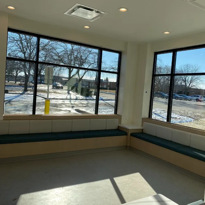 Premier Veterinary Group - Mundelein 12