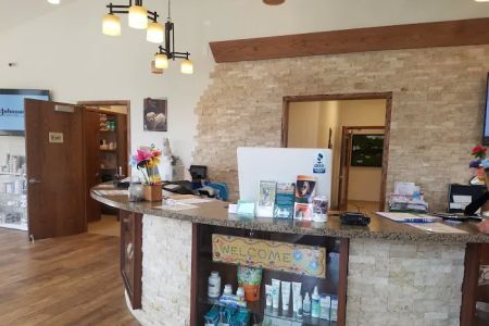 Round Lake Animal Hospital