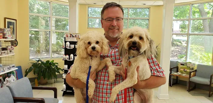 Forsyth Road Animal Clinic 9