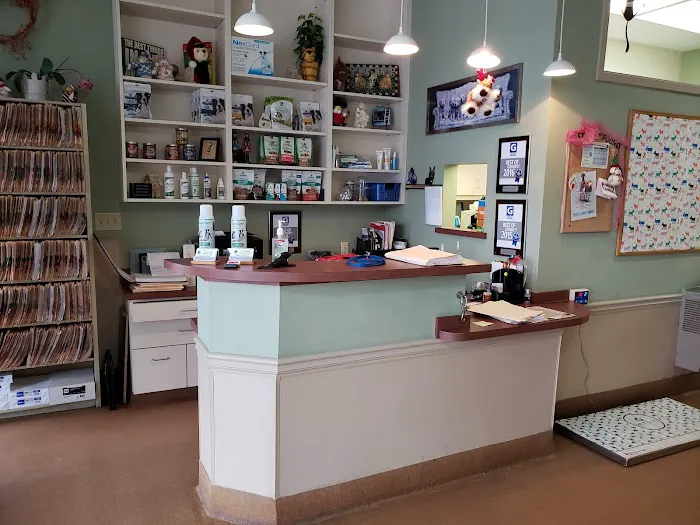 Crossroads Animal Clinic Inc 12
