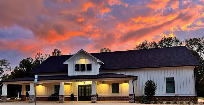 Auburn Oaks Animal Clinic 3