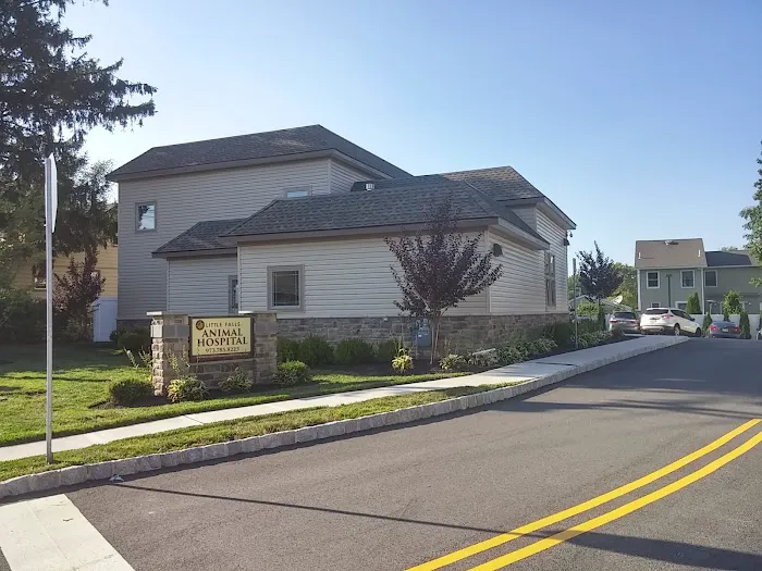 Little Falls Animal Hospital: Dilts Claude DVM 12