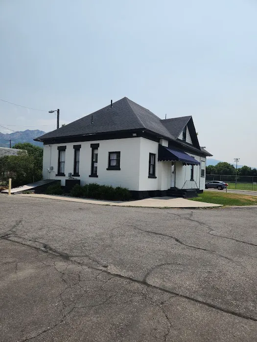Millcreek Veterinary Clinic and Urgent Care 12